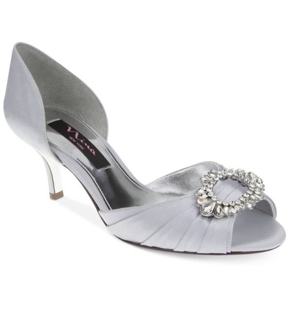 Anybody wearing mid sized heels??