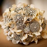 DIY Brooch Bouquet
