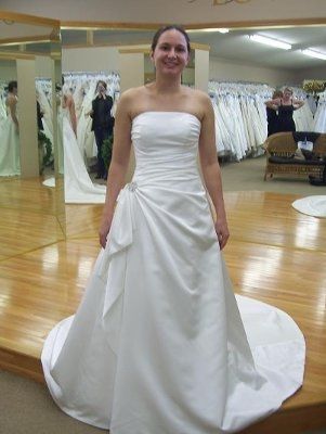 post your wedding  dress pic thanks.