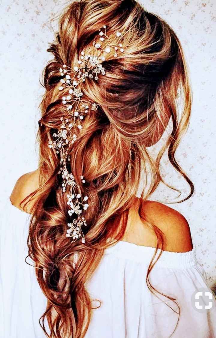 Jewelry and head pieces. - 1