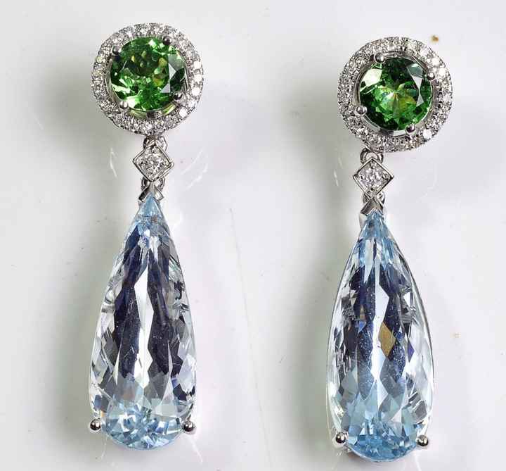 Jewelry and head pieces. - 3