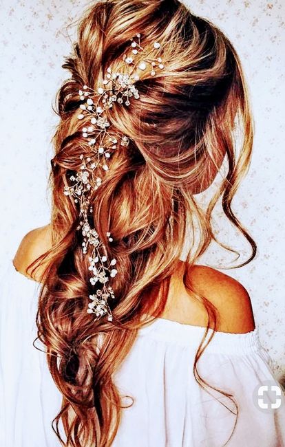 Jewelry and head pieces. - 1