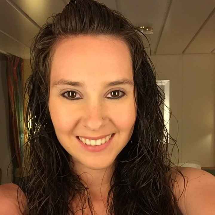 It's Friday! Drop a selfie!