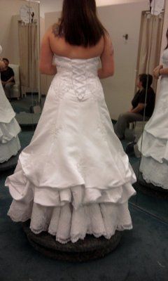 What does your dress look like? Post pics or give style number. I want to know what the trend is!