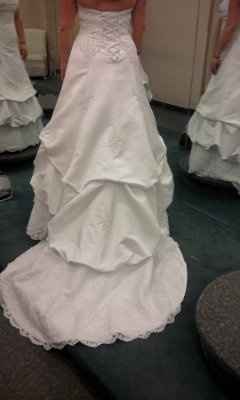 What does your dress look like? Post pics or give style number. I want to know what the trend is!