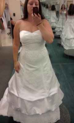 wedding dresses!!! let's see them, ladies!
