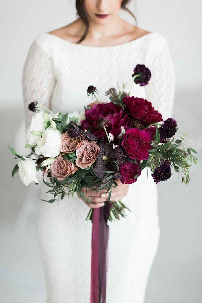 Fake flowers or bouquet alternatives. - 1