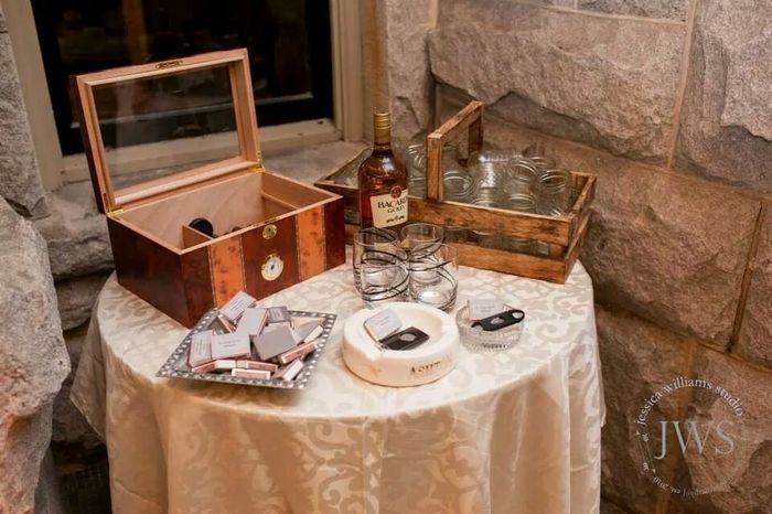 BAM Photos from my DIY wedding (pro-sneak previews)