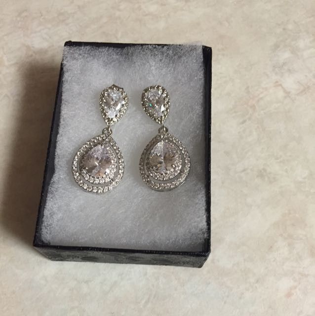 Show me your earrings!