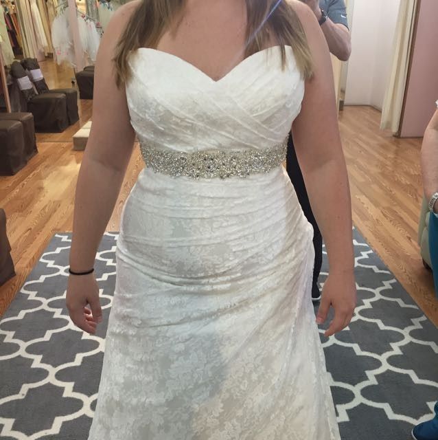 Any plus size brides think they rock their dress better than the model?