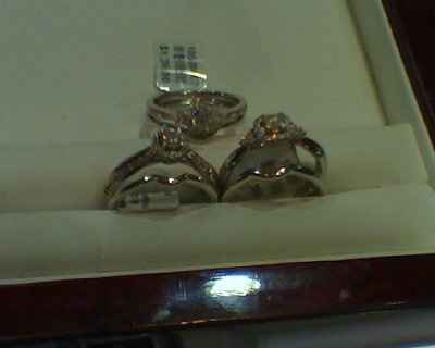 We shopped for rings a little more today and I found the PERFECT ONE! *PICS*