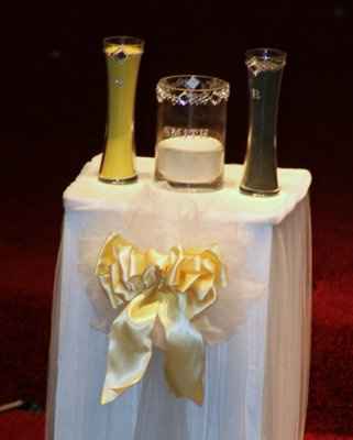 I miss my wedding a bit, so I want to showcase my many DIY items from my wedding!