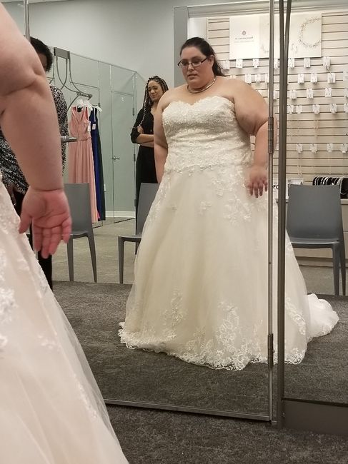 Would love to see your dresses!! 10