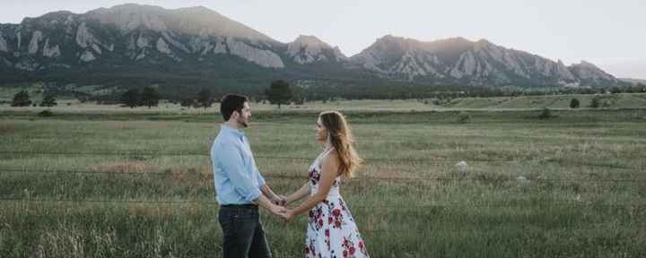 Engagement picture outfit !!!HELP!!!