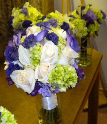 Non-matching Bride's Bouquet?