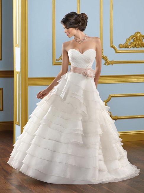 Share the story of how you found your Wedding Dress! *pics*