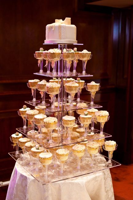 Wedding cupcake display