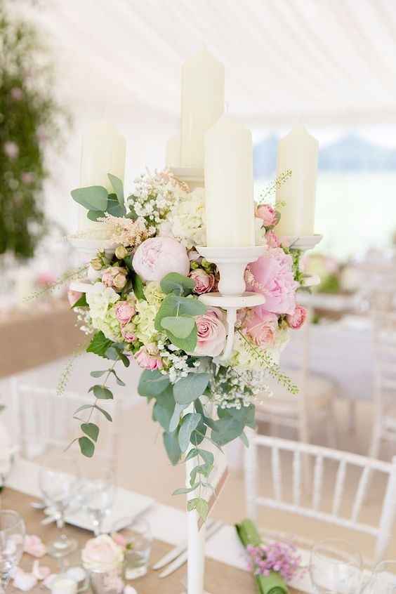 Centerpiece decorating block