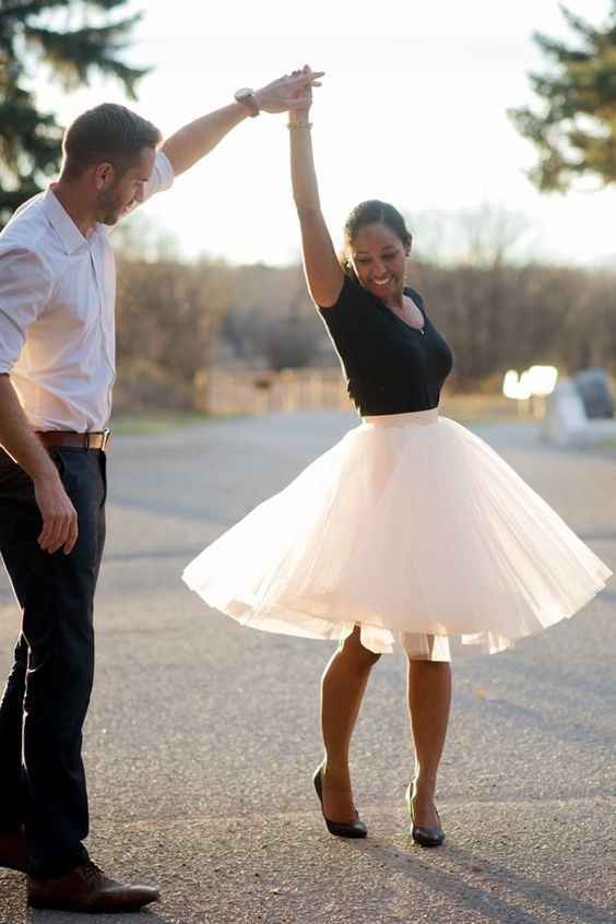 Engagement photo shoot outfit opinons