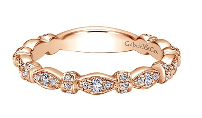 Choosing between two wedding bands - Help!