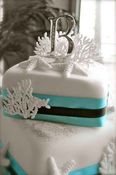 beach theme wedding cake decision