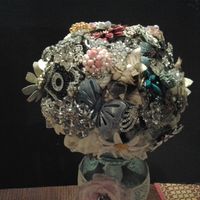 DIY Brooch Bouquet