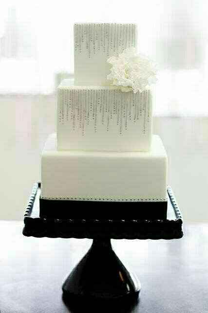 Cake cake cake . Show me your cake .