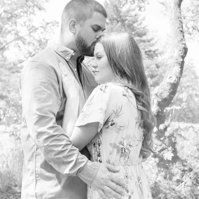 We got our engagement photos!!