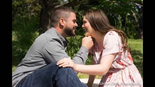 We got our engagement photos!!
