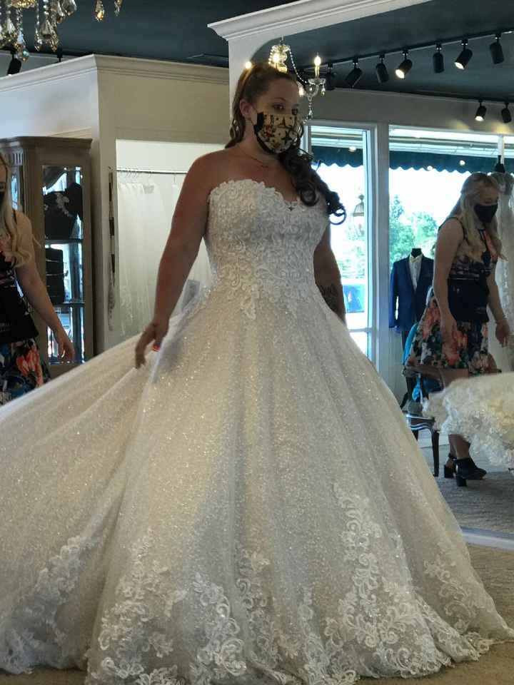Feeling Down, Show me your dresses on you - 1