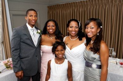 I'm married and here are the pics to prove it!!