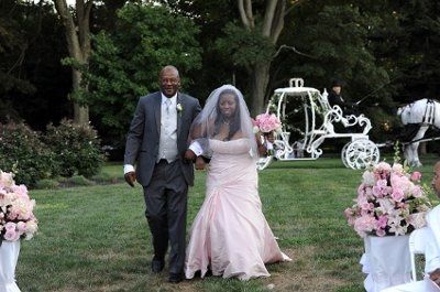 I'm married and here are the pics to prove it!!