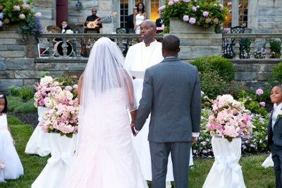I'm married and here are the pics to prove it!!