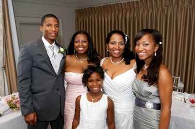I'm married and here are the pics to prove it!!