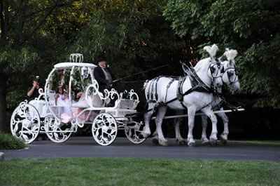 I'm married and here are the pics to prove it!!