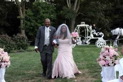 I'm married and here are the pics to prove it!!