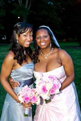 I'm married and here are the pics to prove it!!