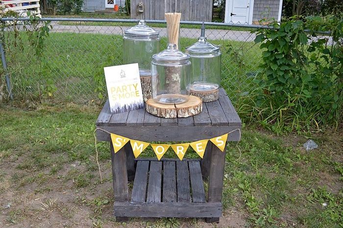 Wood Pallet Reception Seating? 4