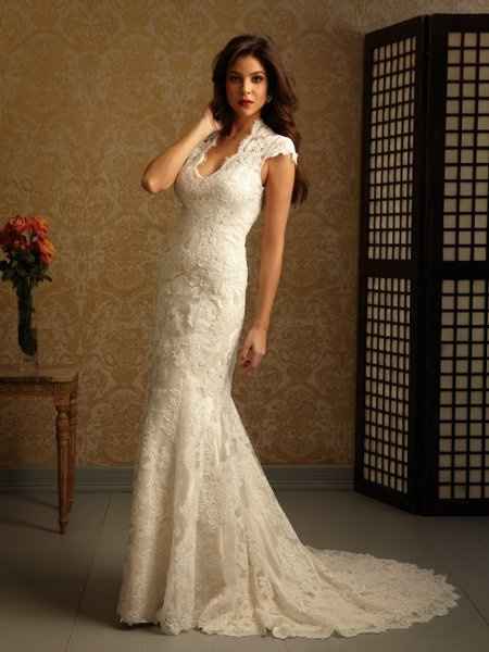 Non-Strapeless Wedding Dress Brides?