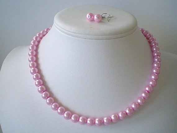 Which Necklace Do you Like? *kinda pic heavy*