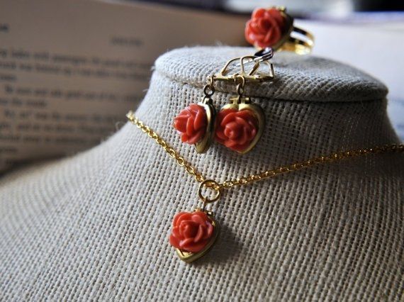 Which Necklace Do you Like? *kinda pic heavy*