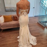 Wedding dress doesn't looklike it did when i tried it on - 3