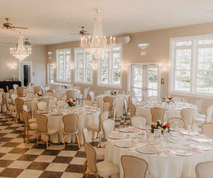 Sage green or pale pink tablecloths? - 1