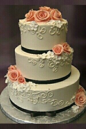 Let's see wedding cakes!!