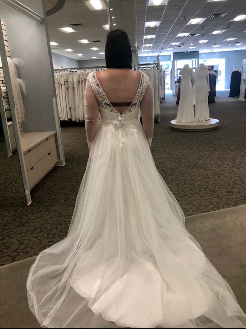 Who's going wedding dress shopping with you? 3