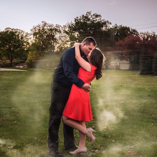 What did your fiance wear for engagement photos?