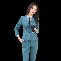 Can a bi woman wear a suit even though she's marrying a man? - 1