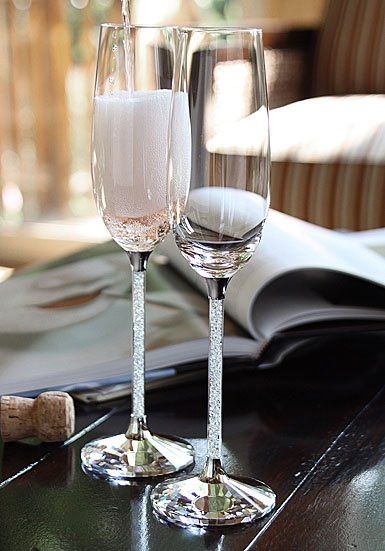 Show me your toasting flutes!