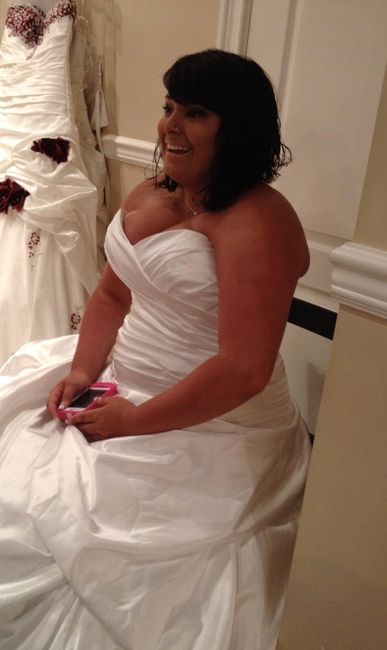 Plus size or full figured brides, let's see those gowns!