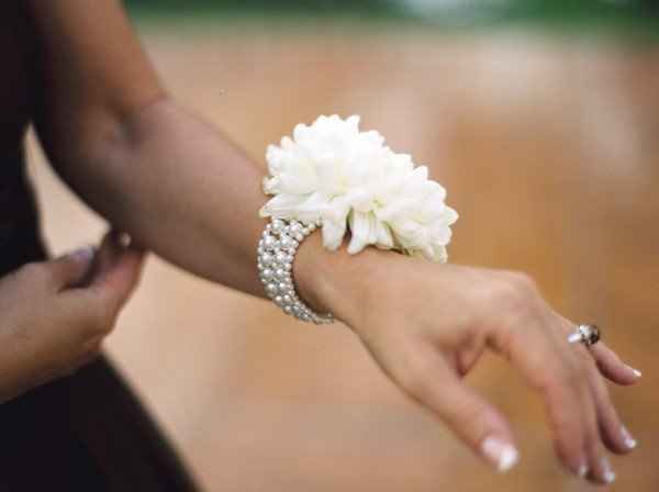Let's see your flowers/bouquets/bouquet alternatives!
